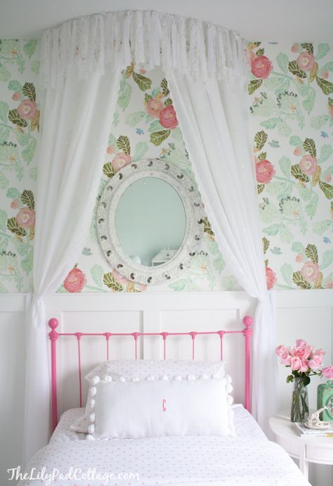 Big Girl Room Canopy- I LOVE this for a kids room! Lilypad Cottage, Shabby Chic Decorating, Shabby Chic Nursery, Big Girl Bedrooms, Chic Nursery, Genius Ideas, Diy Nursery, Shabby Chic Bedroom, Bed Canopy