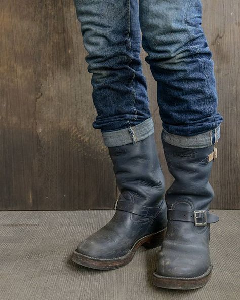 Men Boots Outfit, Engineer Fashion, Boots To Wear With Jeans, Engineer Boots Men, Motif Soutache, Wesco Boots, Boots With Jeans, Boots Men Outfit, Biker Wear