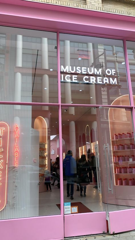 New York Shops Aesthetic, Slime Museum Nyc, Nyc Stores Aesthetic, Nyc Ice Cream Museum, Ice Cream Museum New York, Aesthetic Nyc Pics, Museum Of Ice Cream Nyc, Nyc Shops, New York Ice Cream