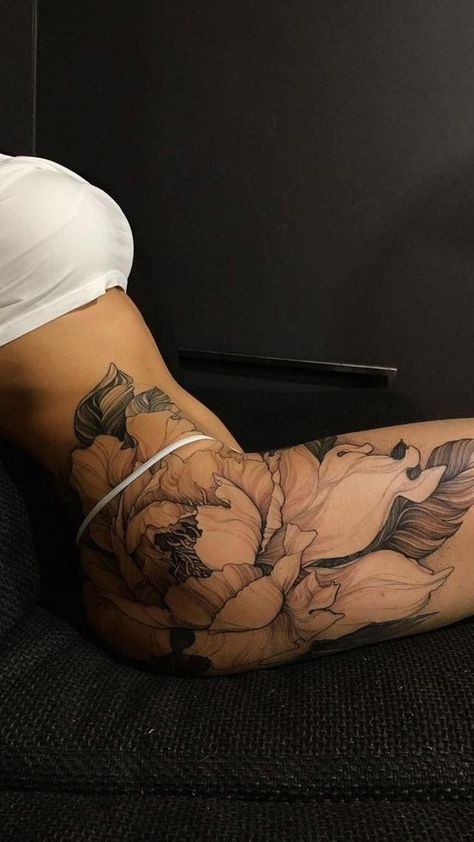 Tattoo Pierna Mujer, Bum Tattoo Women, Side Thigh Tattoos, Masculine Tattoos, Hip Thigh Tattoos, Hip Tattoos Women, Tattoos Women, Leg Tattoos Women, Dope Tattoos For Women