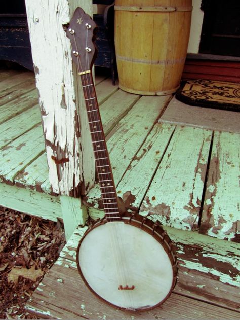 I’m trying to sharpen my drawing skills back to what they once were, so I’m going to be drawing a dude playing a banjo! This should be a good place to start. Mountain Music, Fraggle Rock, Country Love, Making Music, Sound Of Music, Banjo, Country Girl, Music Stuff, Simple Life