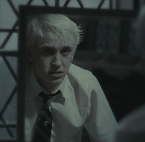 Harry Potter & Half-Blood Prince Draco Malfoy Hery Potter, Drako Malfoy, Citate Harry Potter, Draco Malfoy Hot, Draco Malfoy Aesthetic, Draco And Hermione, Tom Felton Draco Malfoy, Images Harry Potter, Draco Harry Potter