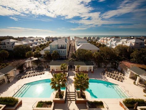 6 Best Resorts in Charleston, South Carolina - TripsToDiscover Charleston Honeymoon, Sc Outfits, Charleston Sc Beaches, South Carolina Beach, Charleston Beaches, Things To, Beachfront Hotels, Downtown Charleston, Isle Of Palms