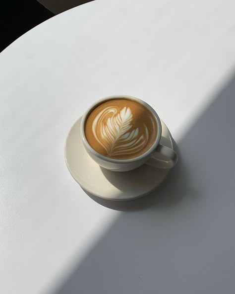 Latte Photography, Coffee Snapchat, Snapchat Aesthetic, Flat White Coffee, Coffee Shop Photography, Coffee Latte Art, Shop Photography, Coffee Barista, Coffee Shop Aesthetic