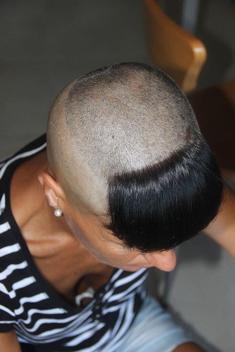 Havertz Haircut, Buz Cut, Half Shaved Head Hairstyle, Chelsea Haircut, Hairstyles For Women In Their 40s, Extreme Haircut, Half Shaved Head, Skinhead Reggae, Chelsea Cut