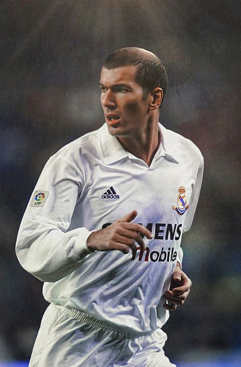 Goat Football, Zinedine Zidane Real Madrid, Cristiano Ronaldo Body, Wallpaper Football, زين الدين زيدان, Soccer Goals, Real Madrid Team, Legends Football, Football Players Images