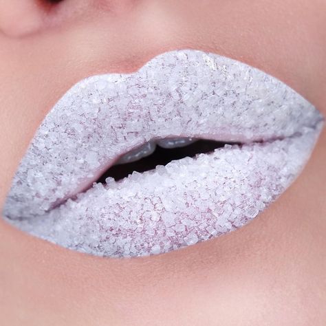 Lips White, Cute Lipstick, Gold Makeup Looks, Friends Sketch, Lip Art Makeup, Candy Lips, White Lips, Sweet Lips, Lipstick Art