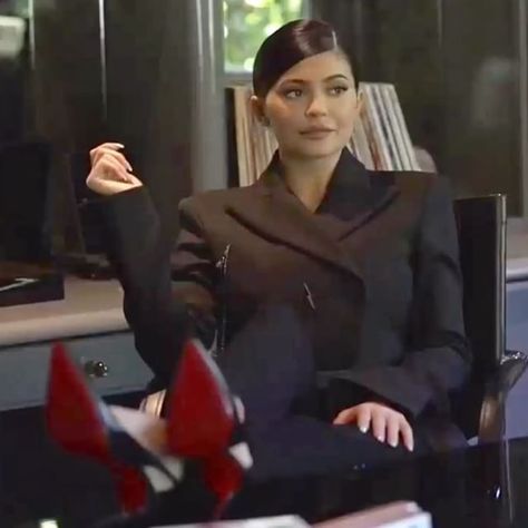 Kylie Jenner Boss Aesthetic, Kylie Jenner Forbes, Businesswoman Lifestyle, Forbes Women, Kylie Jenner Street Style, Kylie Kardashian, Kylie Jenner Photoshoot, Career Lifestyle, Kylie Jenner Photos