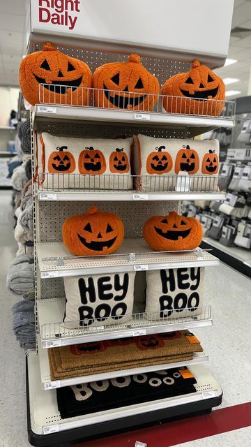 Target Halloween Pillows, Fall Ghost Decor, Howlleen Decor, Target Fall Decor 2023, Target Halloween 2023, Halloween Ideas 2023, Halloween Aesthetic Room, Halloween Room Ideas, Halloween Decorations Aesthetic