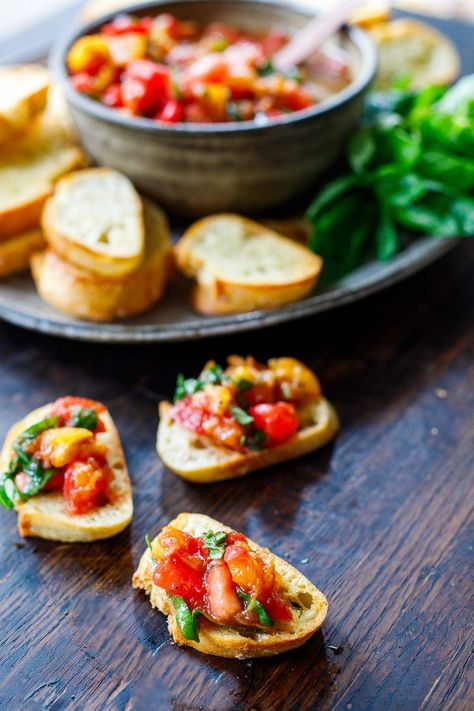 Are you looking for the perfect recipe for Tomato Bruschetta? Here are a few tips to elevate this classic summer appetizer! Horderves Appetizers, Tomato Bruschetta Recipe, Bruschetta Appetizer, Feasting At Home, Bruschetta Toppings, Italian Diet, Baked Gnocchi, Grilled Bruschetta, Tomato Bruschetta