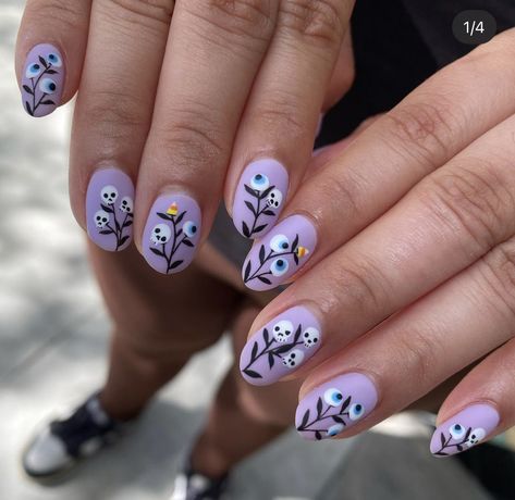 Two Short Nails, Gel Mani Ideas, Spooky Summer Nails, Mothman Nails, Spring Goth Nails, Summerween Nails, Summer Goth Nails, Cool Short Nails, Goth Spring Nails