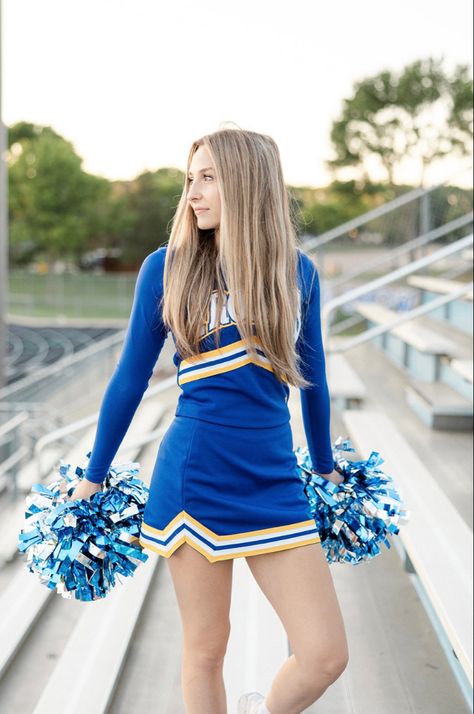 Highschool cheer photo idea Blue And Yellow Cheer Uniform, Jersey Pictures Photo Ideas, Highschool Cheer Pictures, Cheerleading Outfits Aesthetic, Cheer Uniform High School, Highschool Cheer, Cheerleading Senior Pictures, Kate Beckinsale Hair, Cheer Photo