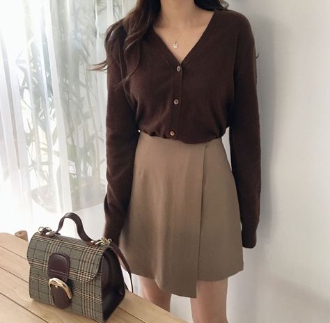 Dark Academia Outfits, Academia Outfits, Looks Pinterest, Dark Academia Fashion, Academia Fashion, Brown Outfit, Korean Girl Fashion, Korean Outfits, Style Chic