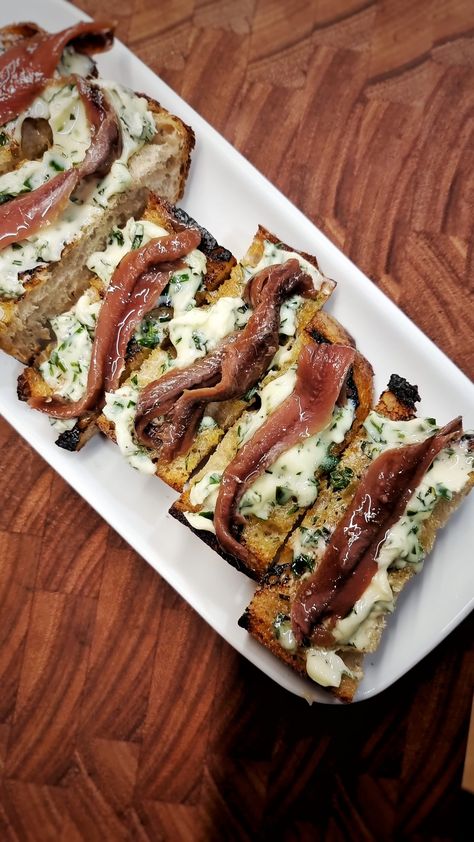 Anchovy toasts with tarragon butter recipe | Wining and Dine-in | Food Blog Fancy Pizza Party, Anchovy Sandwich, Upscale Appetizers, Anchovy Toast, Sill Recept, Tarragon Butter, Anchovy Recipes, Cake Pizza, Pizza Sandwich