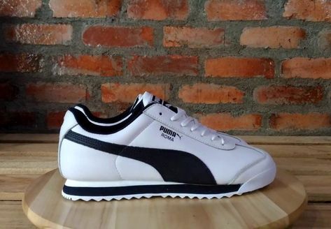 Puma Roma Basic Sneakers Review Puma Roma Outfit, Puma Sneakers For Men, Green Puma Shoes, Puma Collection, Kurt Geiger Boots, Puma Shoes Mens, Basic Sneakers, Puma Sneakers Men, Sneakers Outfit Casual