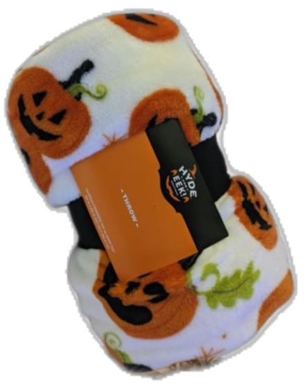 Target Halloween Blankets, Cute Fall Blankets, Cute Blankets Aesthetic, Yard Decoration Ideas, Fall Blankets, October Decor, Pumpkin Blanket, Fall Collage, Spooky Basket