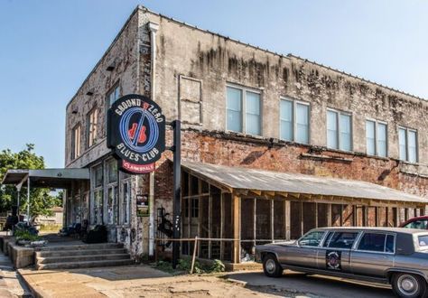 How to follow the ultimate Blues Trail through the Mississippi Delta Mississippi Vacation, Mississippi Delta Blues, Clarksdale Mississippi, Motorcycle Adventure Travel, Mississippi Blues, Mississippi Travel, Oxford Mississippi, Blue Cafe, Motorcycle Adventure