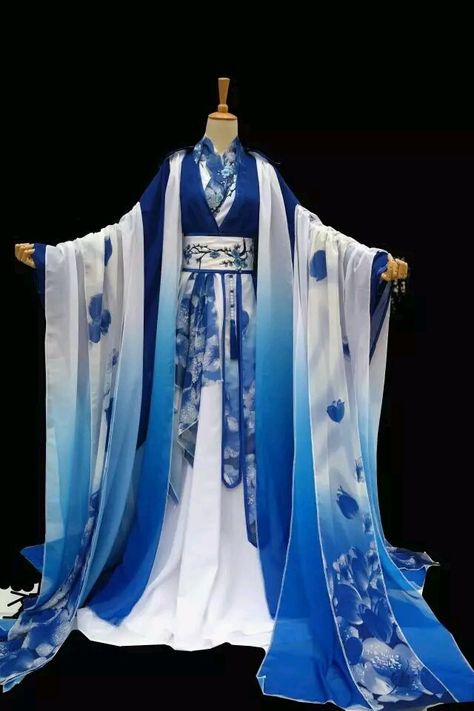 The crystal blue colors Hanfu Robe, Gaun Abad Pertengahan, Ancient Chinese Clothing, Mode Kimono, Fantasy Gowns, فستان سهرة, Crystal Blue, Chinese Clothing, Fantasy Dress