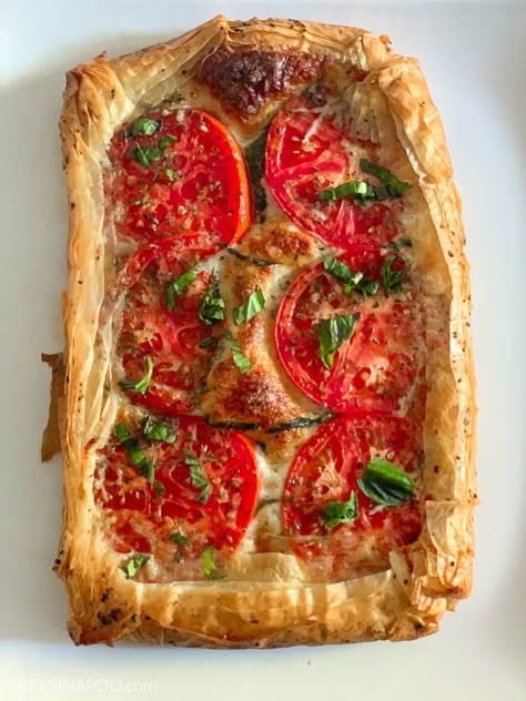 Tomato Tartlets, Philo Dough, Vegetable Ideas, Tomato Tart Recipe, Phyllo Dough Recipes, Phyllo Recipes, Mozzarella Tomato, Vegetable Tart, Mozzarella Recipes