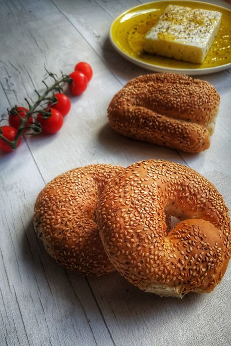 Traditional Cypriot bread bagels koulouria – Greek Food Alchemist Bread Ring, Food To Cook, Cypriot Food, Recipe Inspirations, Bagel Bread, Greek Pastries, Special Occasion Food, Favourite Food, Greek Food