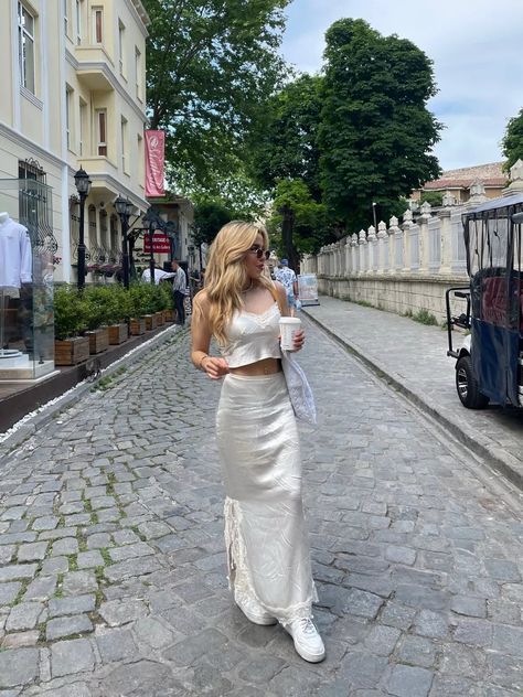 eliaesparza's Europe Outfits Collection on LTK Vienna Outfit Spring, Vienna Outfit, Europe Outfits, Vienna, Spring Outfits, Italy, How To Wear