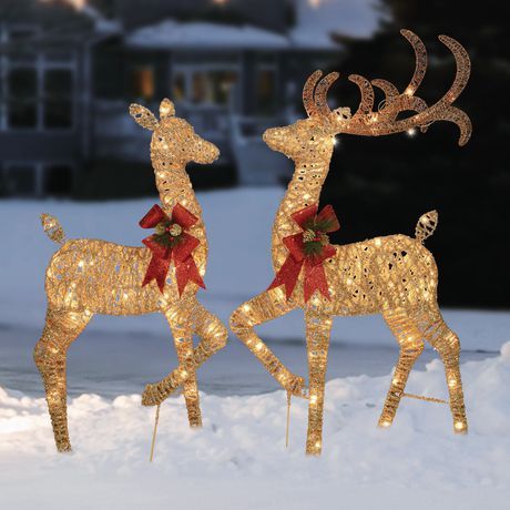 Reindeer Outdoor Decorations, Light Up Christmas Decorations, Christmas Champagne, Indoor Porch, Reindeer Lights, Porch Outdoor, Decorate Christmas, Set Decoration, Deer Family