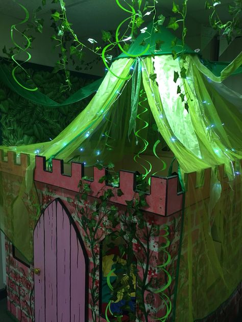 Fairy Tale Reading Corner, Fairytale Reading Corner, Garden Reading Corner, Area 2023, Corner Library, Fairy Tale Home, Gnomes Book, Reading Corner Classroom, Forest Room