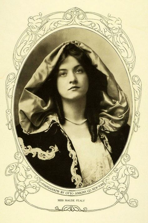 Maude Fealy Melva Cornell, Maude Fealy, Vintage Portraits Photography, Nostalgic Images, Old Photography, Vintage Lady, Silent Movie, Retro Photo, Edwardian Era