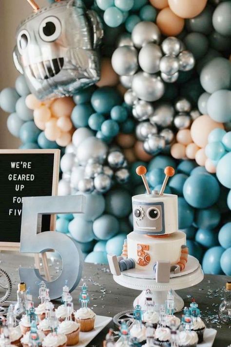 Dessert Birthday Table, Robot Birthday Ideas, Robot 2nd Birthday Party, Robot Cake Pops, Roomba Birthday Party, Robots Birthday Party, 7th Birthday Themes For Boys, Robot 3rd Birthday Party, Robot Theme Party