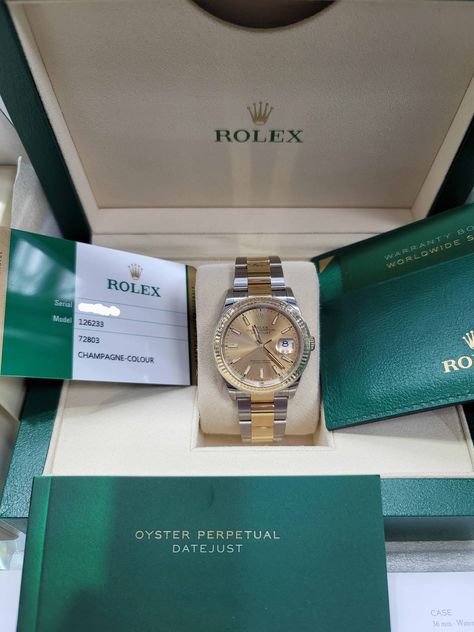 WATCH BRAND / MODEL Rolex / Datejust 36 mm (126233) CONDITION Pre-Owned / Excellent / Unworn with Factory Stickers Intact BOX & PAPERS Full Set (Outer Box, Inner Box, Booklets, Warranty Card Dated 8/2019) CASE SIZE DIAMETER 36 mm BRACELET Oyster Two Tone Bracelet (18 Karat Gold and Oystersteel) BEZEL Fluted DIAL Champagne Rolex Gold Watch Men, Datejust 36mm Woman, Rolex Datejust 36mm Women, Rolex Branding, Rolex For Women, Rolex Aesthetic, Gold Rolex Women, Watches Aesthetic, Rolex Datejust Women