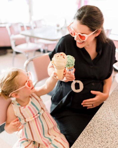 Like getting a double scoop of ice cream, adding a little sister to the mix brings even more sweetness to the family! 👶🏼🍦💖🤰🏻🥰 This is what it could look like when you don’t want desert outdoor photos! Let’s talk about your ideas or special moments that are packed with meaning! Also, did you guess correctly on my quiz story yesterday?? Well, here’s your answer! 😆 Huge thank you to @sugarbowlaz for being SO SWEET! #scoopofjoy #sweetexpectations #scottsdalephotographer #maternityphotographe... Ice Cream Maternity Shoot, Cream Photoshoot, Mom And Me Photos, Bug Photography, Ice Cream Photography, Ice Cream Companies, Scoop Of Ice Cream, Bday Shoot, Pics Inspo