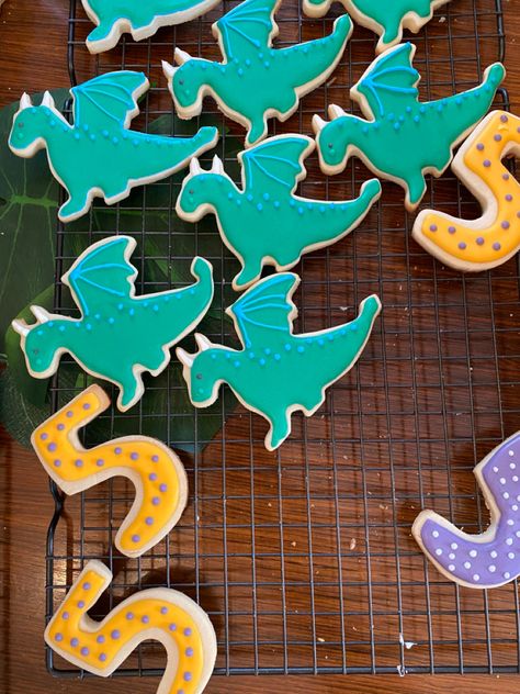 Dragon Cookies Decorated, Dragon Sugar Cookies, Birthday Sugar Cookies Decorated, Birthday Sugar Cookies, Dragon Baby Shower, Cookies Decorated With Royal Icing, Dragon Cakes, Dragon Cookies, Cookie Decoration