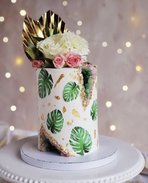 Glam Birthday Cake, Hawaii Cake, Tropical Cupcakes, Glam Birthday, Fab Cakes, Cake Pattern, Tropical Glam, Boho Tropical, 30 Birthday