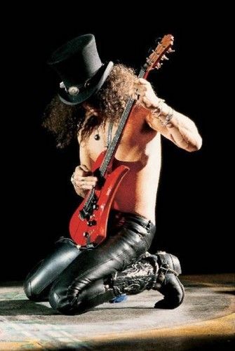 Slash Muzică Rock, Saul Hudson, Ali Michael, Best Guitar Players, Rock Photography, Best Guitarist, Musica Rock, Axl Rose, Mötley Crüe