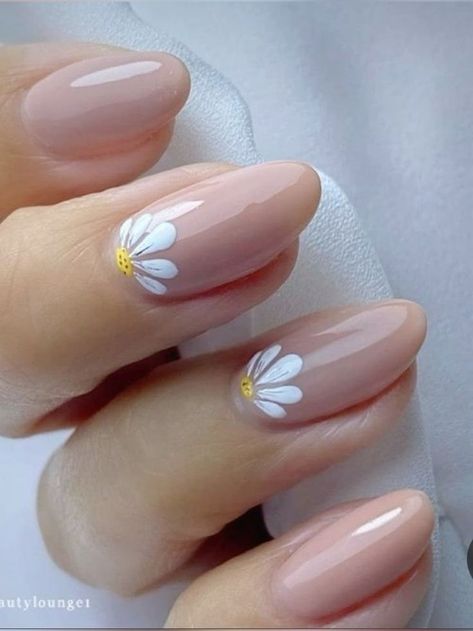 #Nails,#NailsElegance,#ChicNailArt,#SophisticatedStyle,#NailArt,#NailDesigns,#NailInspo,#ManiMonday,#NailGoals,#GelNails,#NailPolish,#AcrylicNails Luminary Nails Design Neutral, Simple June Nails, Trendy Things, Short Nail Manicure, Cute Summer Nail Designs, Simple Spring Nails, Chic Nail Art, Rusty Nail, Nail Trend