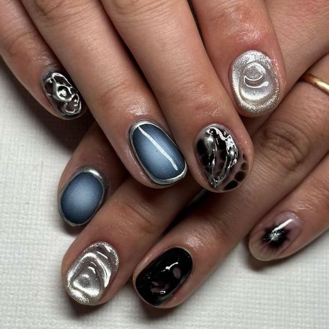 Red Black Short Nails, Easy Dark Nail Designs, Short Dark Gel Nails, Nonbinary Nails, Douyin Nails Short, Short Nail Designs Blue, Astronomy Nails, Men’s Nails, Masculine Nail Designs