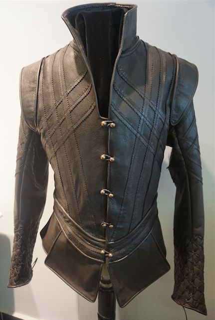 Medieval Outfit, Ren Faire Outfits, Armor Clothing, Medieval Clothes, Cosplay Inspiration, Adventure Outfit, Leather Armor, Medieval Clothing, Fantasy Costumes