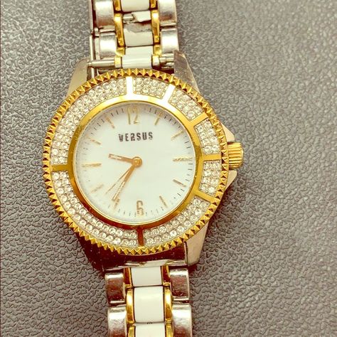 White Gold Watch, White Watch, Versace Accessories, Over Sized, Diamond Gold, Gold Watch, Diamond White, Accessories Watches, Gold Diamond