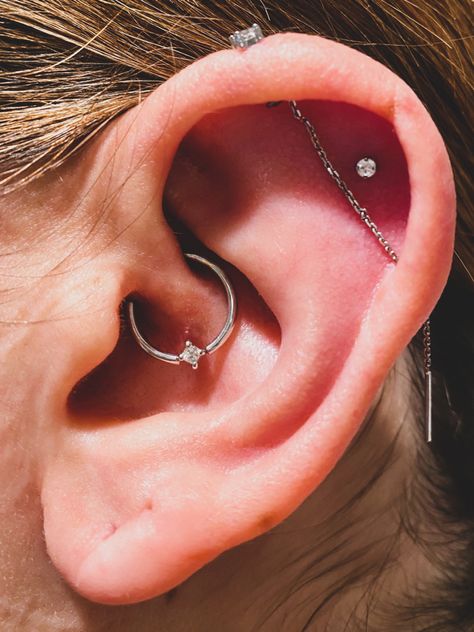 Industrial piercing Daith piercing Helix piercing Ear design Ear styling @marilynmenascott Daith Industrial Piercing, Industrial Bar Piercing Aesthetic, Industrial And Conch Piercing, Daith And Industrial Piercing, Cute Industrial Piercing Jewelry, Industrial Piercing Cute, Industrial Piercing Ideas, Piercing Setup, Feminine Industrial