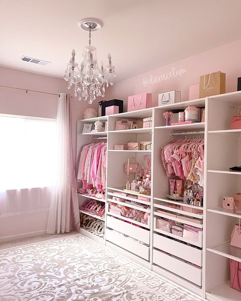 Vanity Closet Room, Birthday Wish List Ideas, Redecorate Room, Comfy Room Ideas, Pinky Wallpaper, Apartment Room Decor, Vanity Closet, Comfy Room, Vanity Inspiration