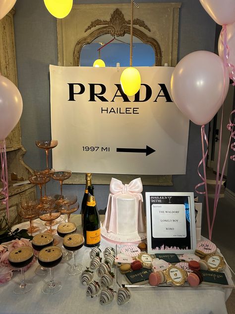 Prada Birthday Party Ideas, Fashion Themed Birthday Party, Gossip Girl Birthday Party Aesthetic, Nyc Birthday Theme, Nyc Sweet 16, Blair Waldorf Birthday Party, Xo Birthday Theme, Nyc Birthday Aesthetic, Satc Party Theme