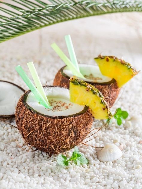 Alcoholic Milkshake, Tropical Food, Coconut Drinks, Food Photoshoot, Fiesta Tropical, Popular Drinks, Porto Rico, Long Drink, Healthy Food Motivation