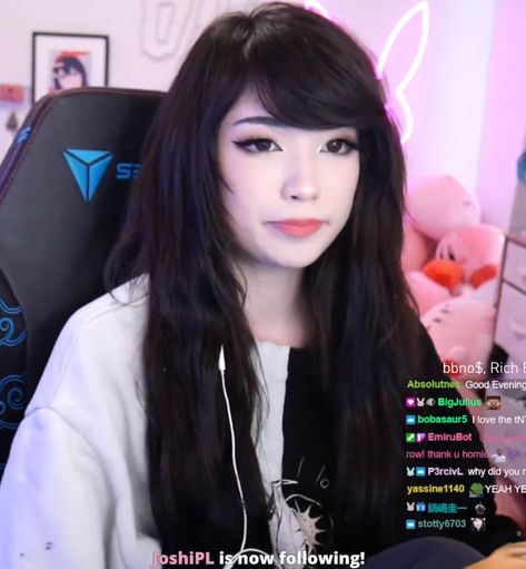 Emiru Twitch Hair, Emiru Twitch Streamer, Emiru Twitch, Yuki Onna, Different Makeup Looks, Stylish Artwork, Hand Images, Hair Reference, Without Makeup