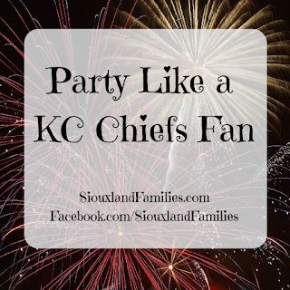 Siouxland Families: Party like a KC Chiefs Fan! Chiefs Party Food, Kc Chiefs Food Ideas, Chiefs Food, Vanilla Yogurt Smoothie, Magic Slime, Gameday Party, Missouri Travel, Holiday Recipes Thanksgiving, Chopped Pineapple