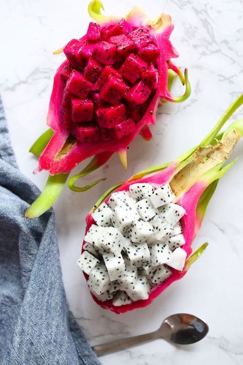 Dragon Fruit Health Benefits, Dragonfruit Recipes, Buah Naga, Fruit Health, Thanh Long, Fruit Health Benefits, Fruit Salad Recipes, Fruit And Veg, Food Presentation