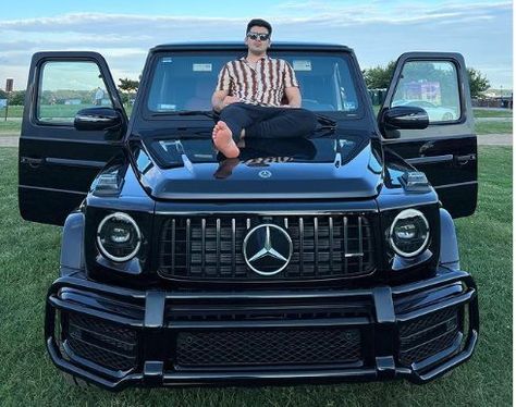 Social media influencer Shahid Anwar has shared a video on his TikTok channel sharing the new number plate for his car, Mercedes G-Wagon. In the video, he showed the screenshot of his new car plate, reading “Ghrebo” registered in the US state of Virginia. Here is the video: @shahidanwar_llc Car Number Plate 😂🤑 #foryoupage #foryou […] The post Video – Shahid Anwar Ordered “Ghrebo” Number Plate For His Car appeared first on PakWheels Blog. Shahid Anwar, Car Number Plates, Car Mercedes, Mercedes G Wagon, New Number, Car Plates, U.s. States, G Wagon, How To Become Rich