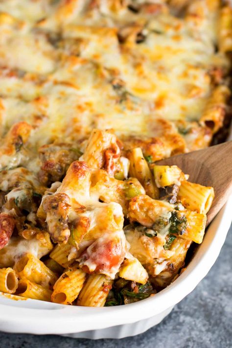 Loaded Food, Pescatarian Lifestyle, Rigatoni Recipe, Rigatoni Recipes, Pasta Bakes, Delicious Vegetarian Dinner, Baked Rigatoni, Resep Pasta, Homemade Cookbook