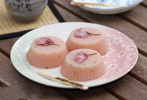 Sakura yokan is a kind of jelly also very nice in summer.      Ingredients:     500g sakuraan     300ml of water     1… by mdshra Desserts Japonais, Japanese Dessert Recipes, Low Cal Dessert, Japanese Pickles, Japanese Food Traditional, Japanese Sweet, Japanese Dessert, Baking Project, Asian Desserts