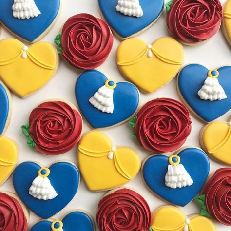 Disney Princess Cookies, Cookie Cake Designs, Chocolate Chip Pudding Cookies, Beauty And The Beast Theme, Flooding Cookies, Belle Birthday, Princess Cookies, Disney Cookies, Beauty And The Beast Party