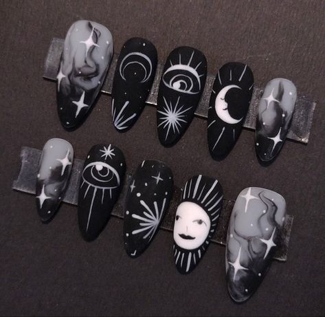 Black And White Witchy Nails, Black Nails With Mushroom Design, Hades Nails, Gothic Nail Art Dark, Eye Nails Art, Tarot Card Nails, Straykids Nails, Tarot Nails, Abstract Accessories